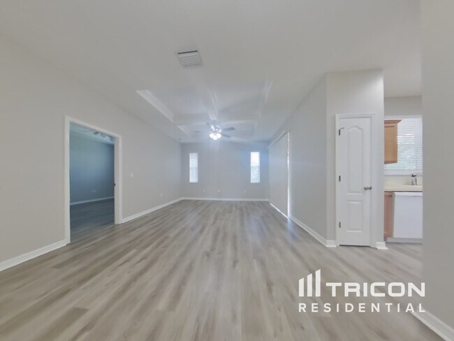 Foto del edificio - 11106 McFadden Ave