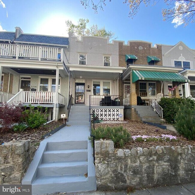 Foto del edificio - 5232 5th St NW