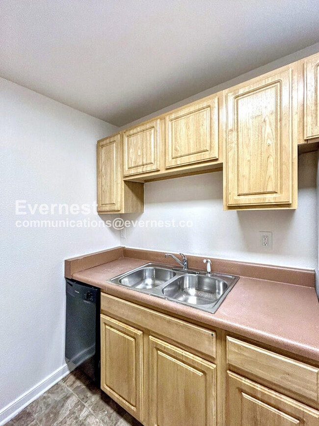 Foto del edificio - 3530 E Richmond Rd