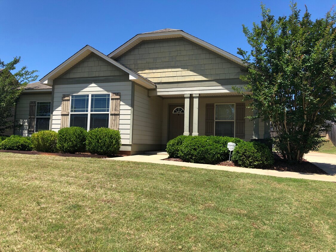 2451 Waterstone Cir, Auburn, AL 36832 House Rental in Auburn, AL