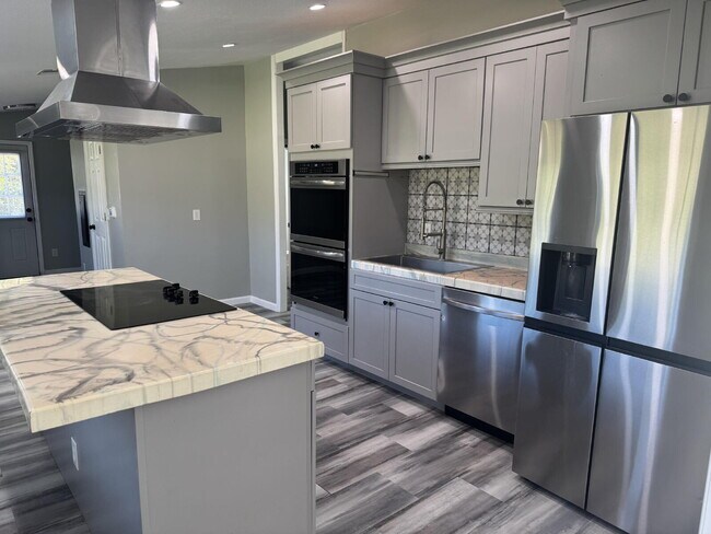 Building Photo - Discover peaceful country living