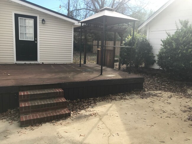 Building Photo - 1255 Goodyear Ave Gadsden