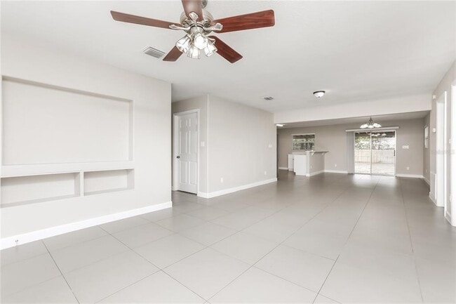 Building Photo - 178 E Alma Ave