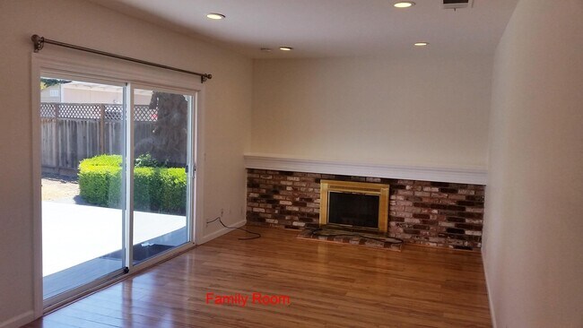 Foto del edificio - 34199 Cromwell Pl