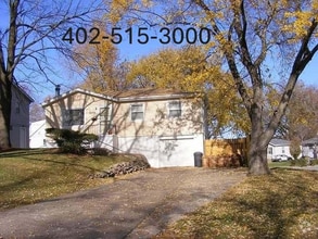 Building Photo - 3202 Cornhusker Dr