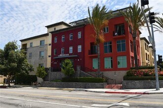 Building Photo - 2742 Cabrillo Ave