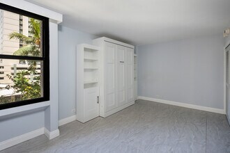Building Photo - 2215 Aloha Dr