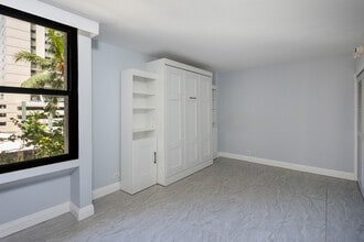 Building Photo - 2215 Aloha Dr