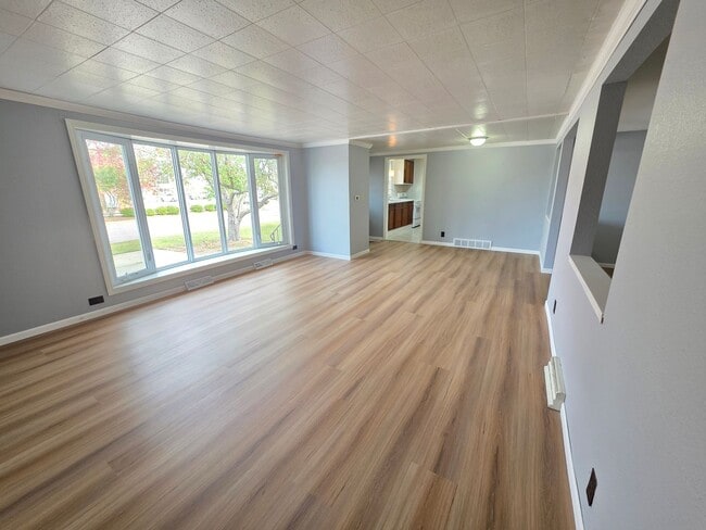 Building Photo - 3 Bed 1 Bath Single Family Home in Wiscons...