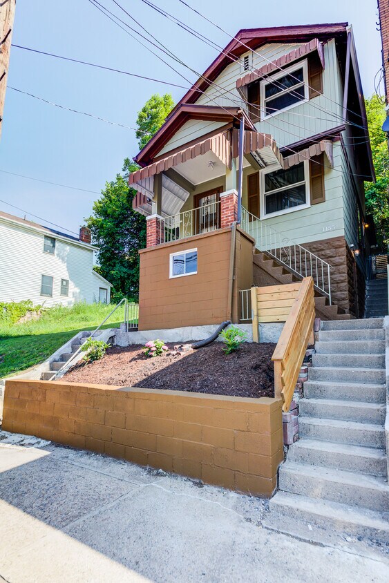 Foto principal - 1155 South Ave