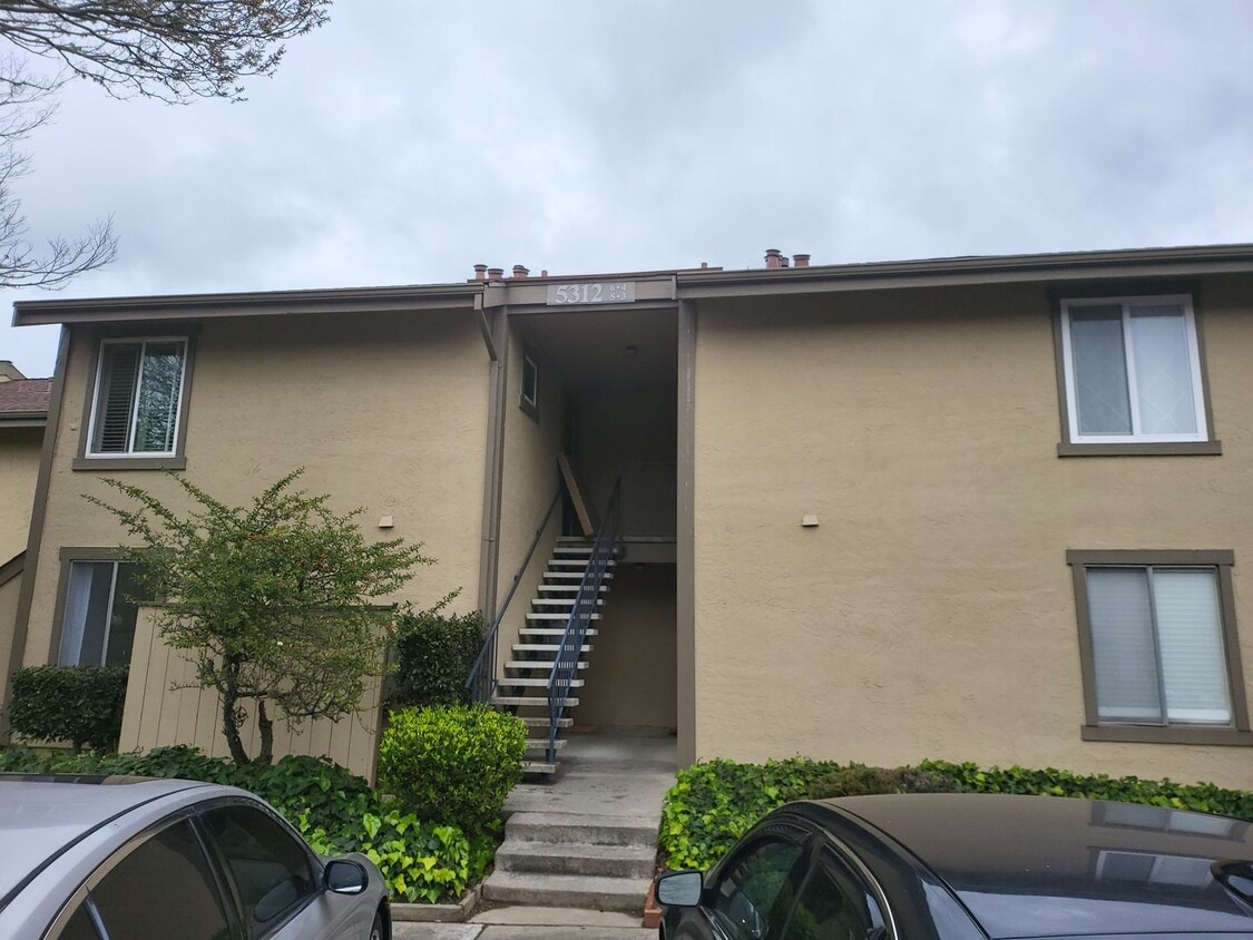 Primary Photo - Lower Level Condo in the Nestled Hills of ...