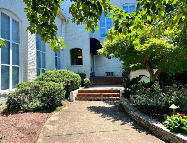 Building Photo - 614 Capital Blvd