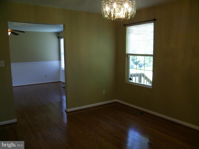 Building Photo - 112 Clarence Ave
