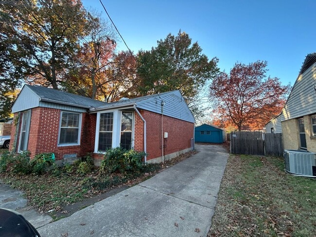Photo - 1111 LUCILLE ST House
