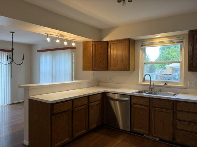 Building Photo - 328 N Pointe Dr