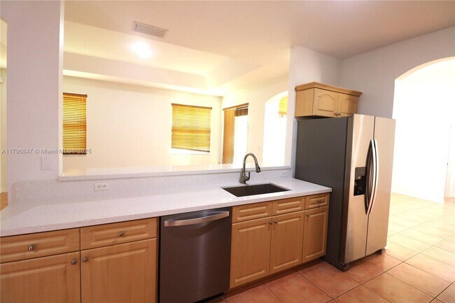 Building Photo - 2865 SW 139th Ave