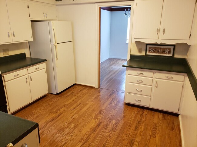 Building Photo - 2149 Evergreen