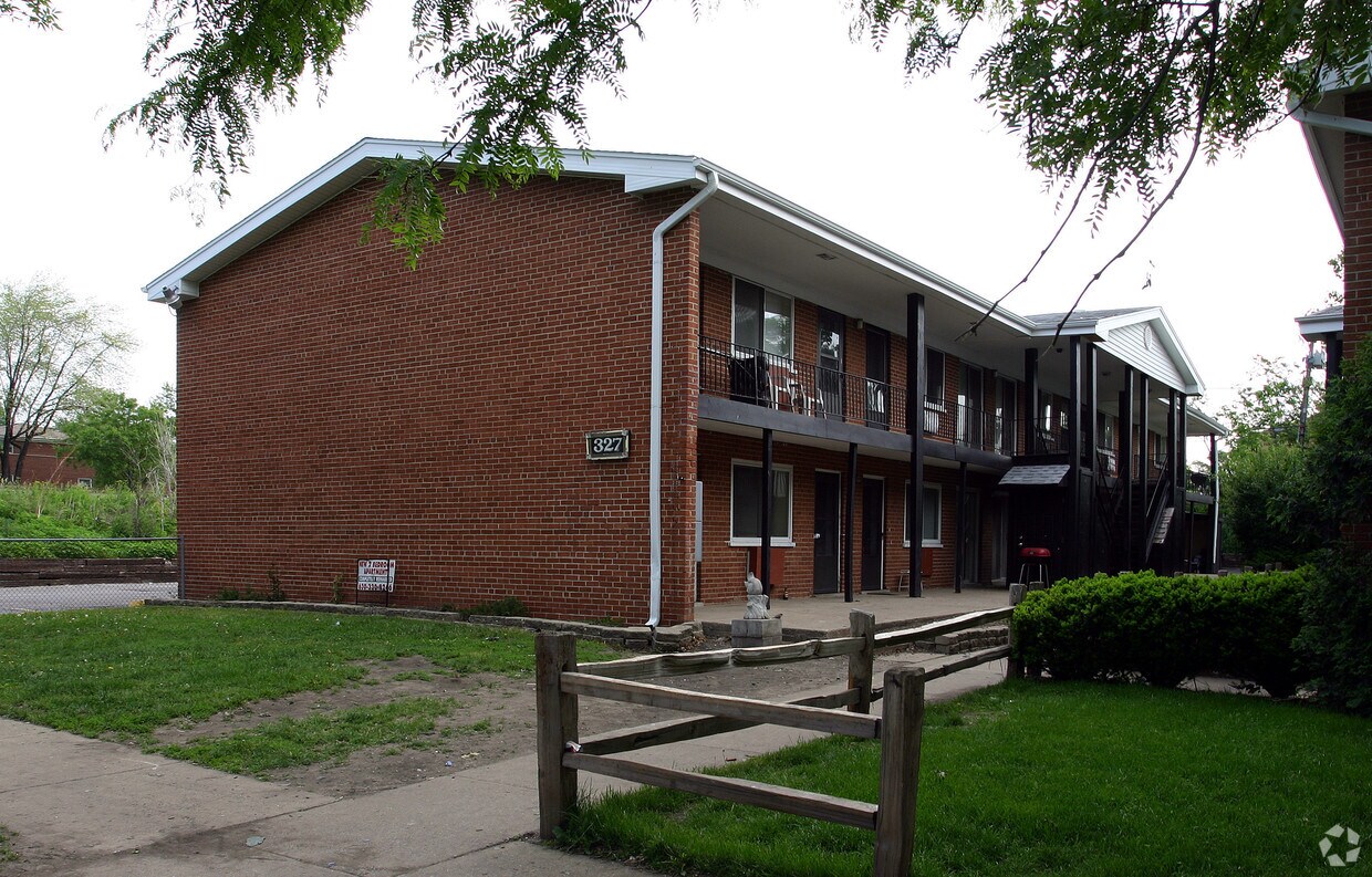 327 N Princeton Ave, Villa Park, IL 60181 Apartments Villa Park, IL