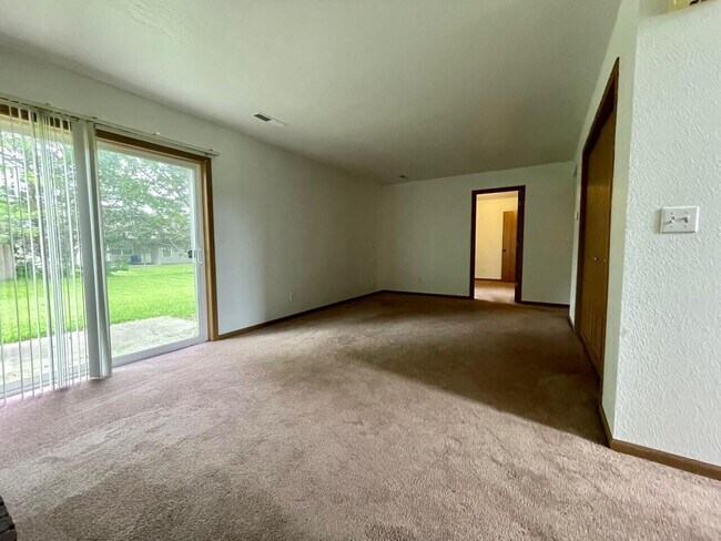 Foto del edificio - 422 N Shiloh Ave