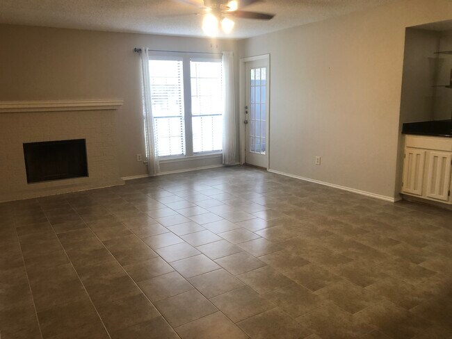 Foto del edificio - 1202 Thorpe Ln