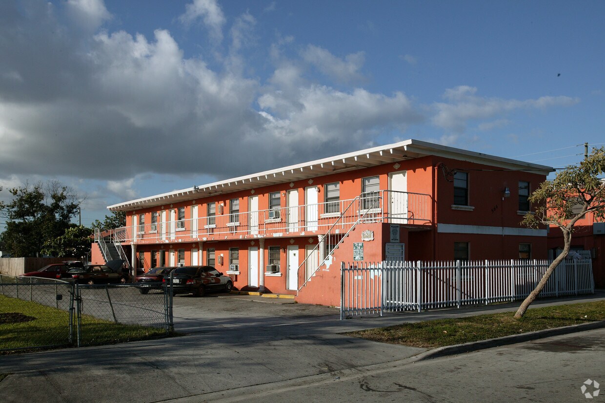564 W 25th St, Hialeah, FL 33010 Apartments in Hialeah, FL