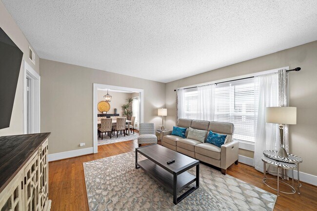 Foto del edificio - 1631 Castle Ct