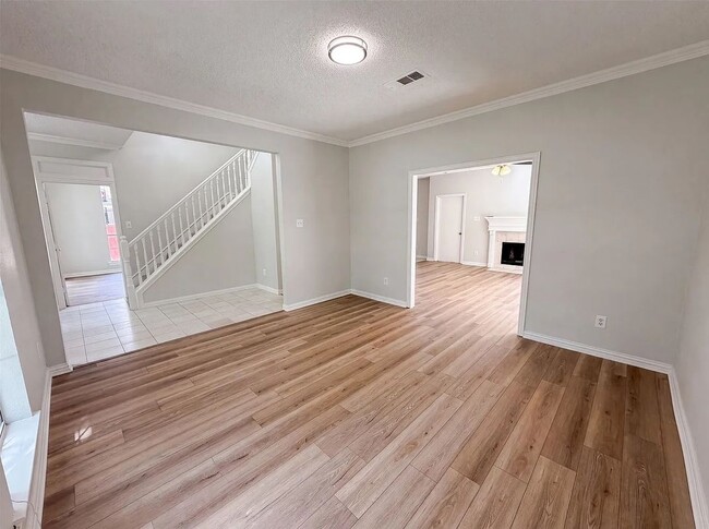 Building Photo - 314 Riverwalk Ln