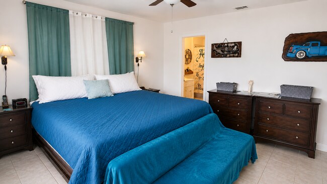 Foto del edificio - 8576 Sunset Dr