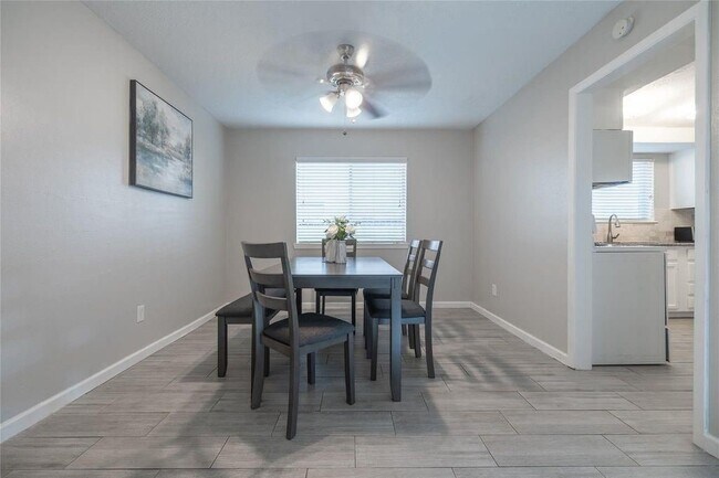 Building Photo - 9907 Towne Tower Ln