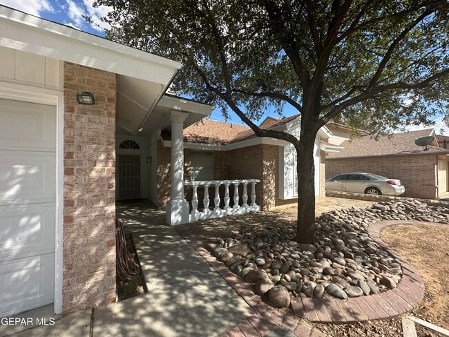 Building Photo - 408 Hadley Pl