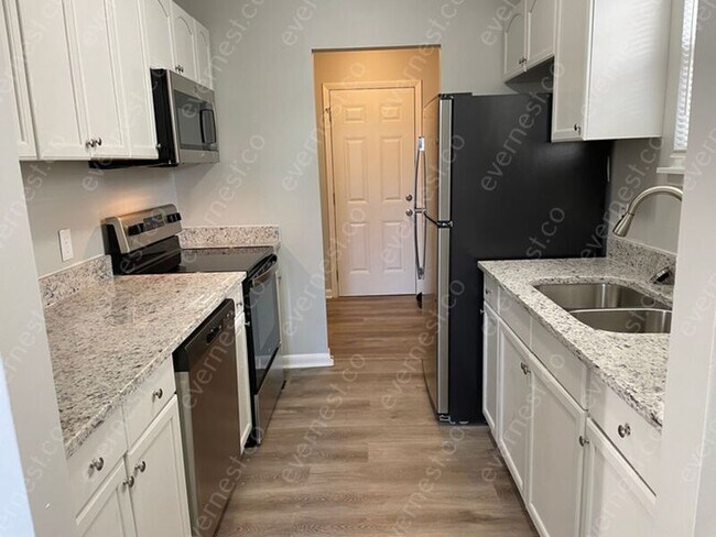 Building Photo - 132 Lanewood Ct