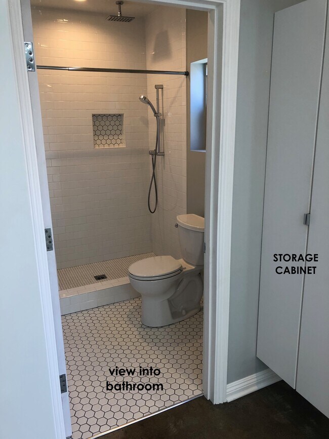 bathroom - 921 Indiana Ave