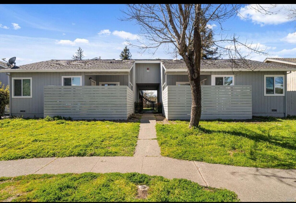 Primary Photo - Kenton Court