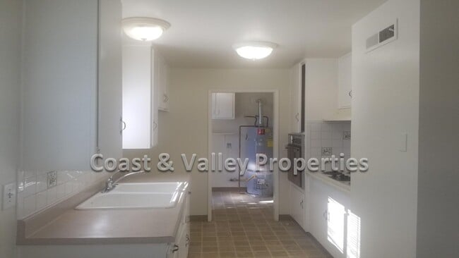 Building Photo - 322-324 Katherine Avenue, Salinas, CA 93901