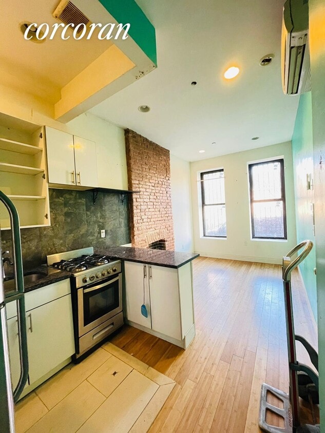 196 MacDougal St, Brooklyn, NY 11233 Room for Rent in Brooklyn, NY