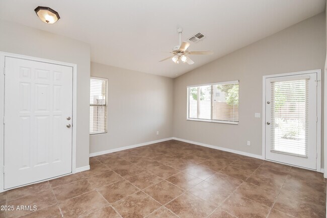 Foto del edificio - 9309 E Osage Ave