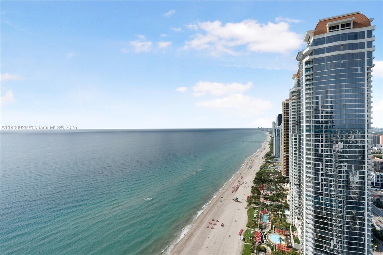 Primary Photo - 18101 Collins Ave