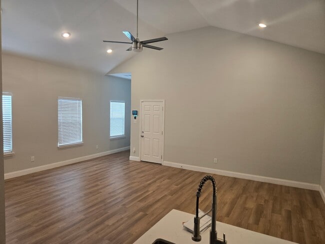 Building Photo - 4512 Mallow St