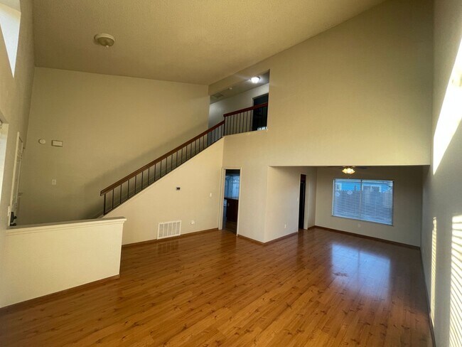 Building Photo - Beautiful Suisun Home!