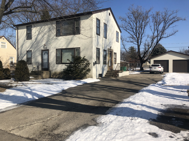 Private Side Entrance. Long, wide driveway. Double lot, large backyard. - 1510 Waverly Plz