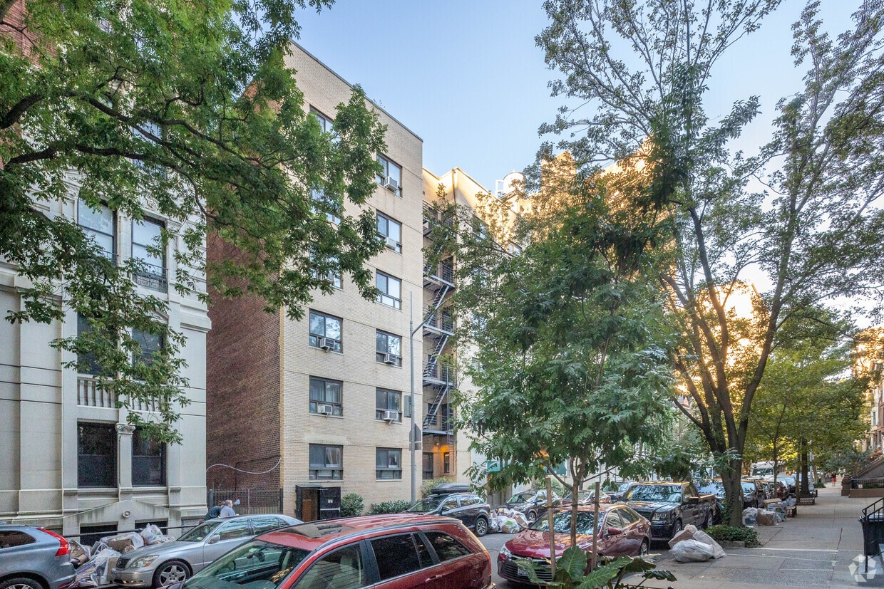 Primary Photo - 316 W 84th St