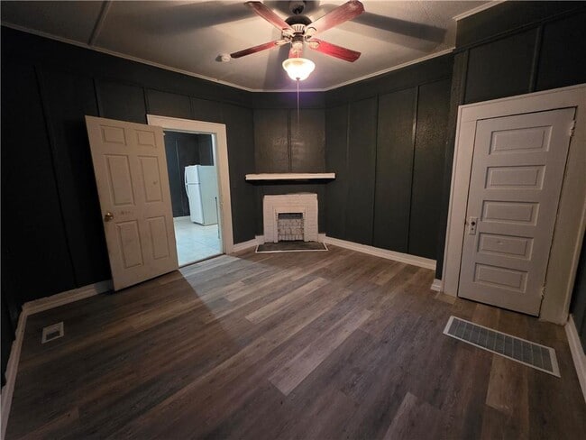 Building Photo - 14 Southern St