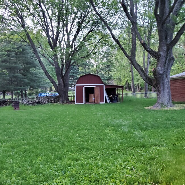 Building Photo - 3854 Fairview Rd