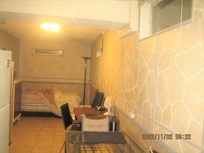 Photo du bâtiment - 8915 180 St NW