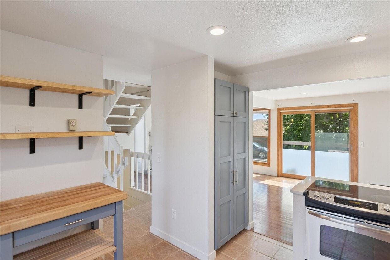 Photo - Beautiful & Large 4-Bd 2.5-Ba, in Boulders...
