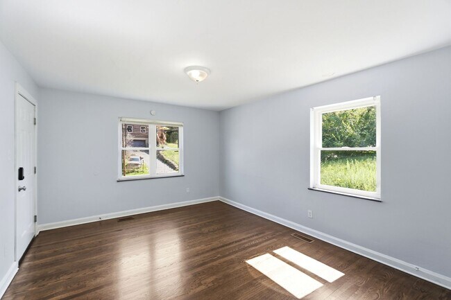 Foto del edificio - 3065 Bracken Woods Ln
