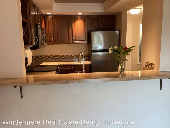 Building Photo - 2 br, 1.5 bath House - 8512 242nd St SW #4
