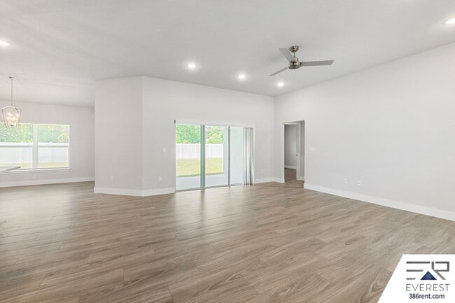 Foto del edificio - 8 Longview Ln