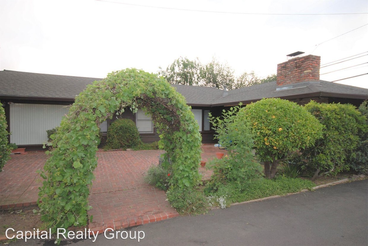 Foto principal - 42-46 Oakwood Dr