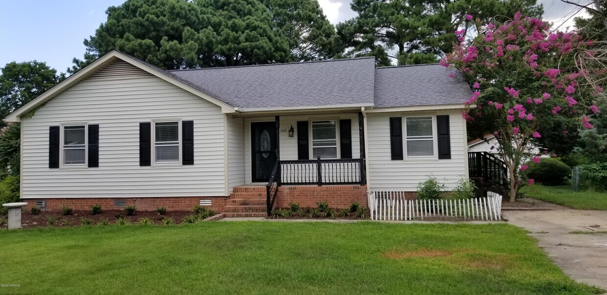 Primary Photo - 108 Southridge Dr